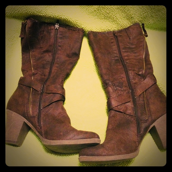 Worthington Shoes - NWOT Worthington Brown Boots